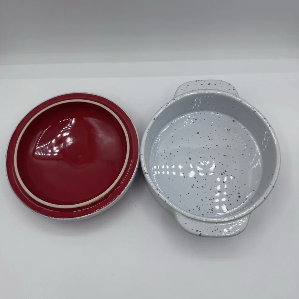 Decorative Ceramic Santa Claus Mini Casserole Dish or Brie Baker. (G4)